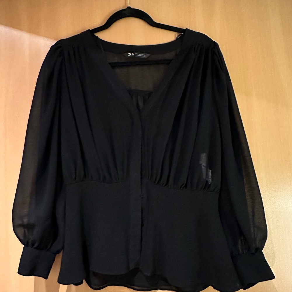 Black button top
